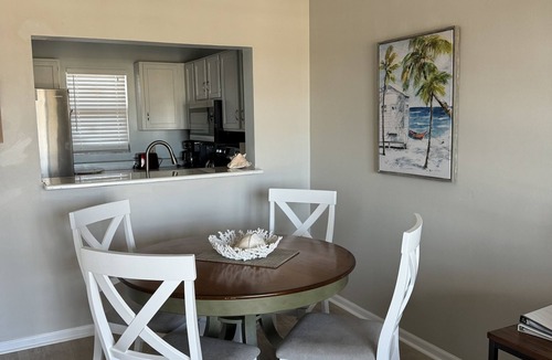 Old Naples Condo | Waterfront Condo, minutes to downtown Old Naples