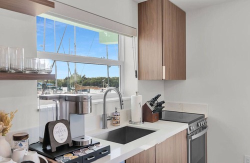 Marathon Condo | Waterfront Escape with Pool, Tiki, Breakfast & Marina