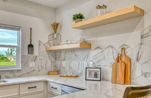 Pebble Beach Villa | Waterfront Family Vacation , Near Ocean and Mineral Springs, 7 sleeps