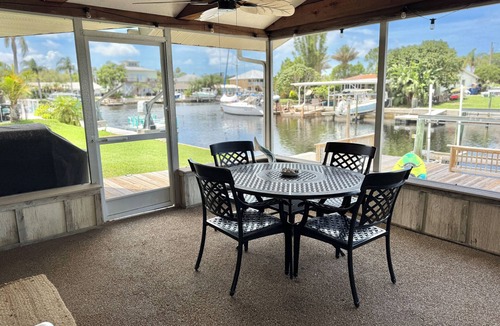 Flor-a-mar House | Waterfront Getaway w/Dock &Kayaks - Dog Friendly