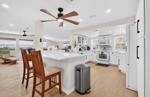 Palmetto House | Waterfront Home Sleeps16 7BR Views KingBeds