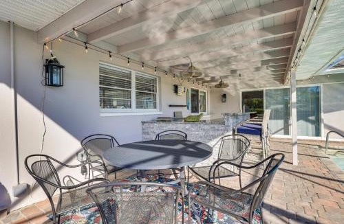 North Fort Myers House | Waterfront Home w/Boat Dock & Bar in N Fort Myers