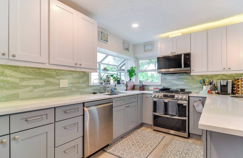 Anona House | Waterfront Largo Home w/Canal Access + Boat Dock