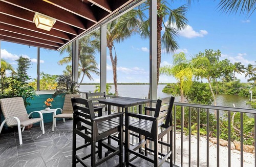 Matlacha House | Waterfront Matlacha Condo w/Patio & Pool Access