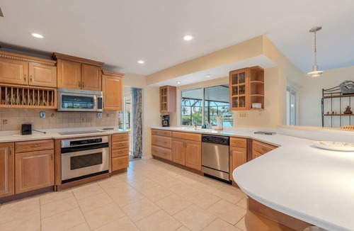 Town and River House | Waterfront, near to SWFL International Airport, beaches and Caloosahatchee River