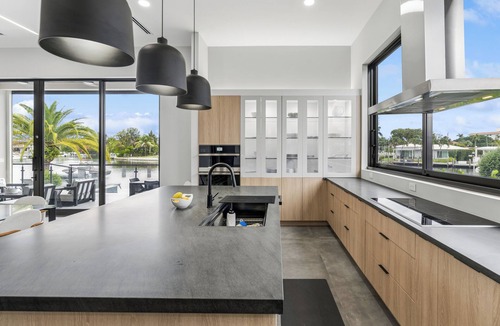 Bal Harbour House | Waterfront New 4-bedroom 5 bathroom home w heated pool and putting green
