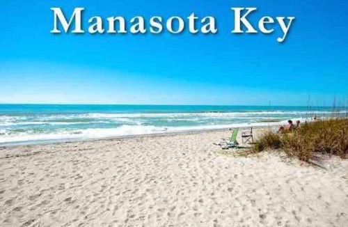 Englewood Villa | Waterfront "Paradise Bay" Wows Guests! Pool & Bay