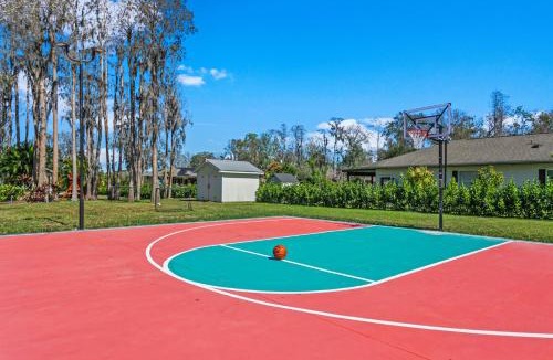 Westchase House | Waterfront Pool Pickleball Basket Sleeps 18
