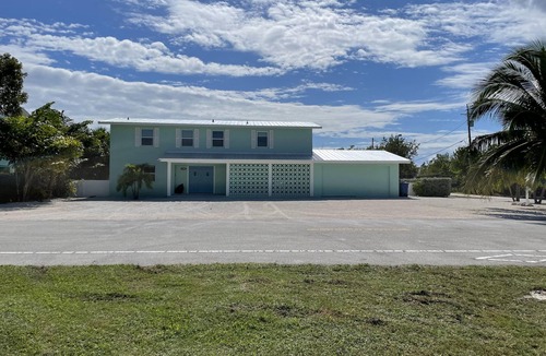 Marathon House | Waterfront Private Home-7 BR, 6 Full BA, Pool, 80' Dock, Parking, Screened Porch