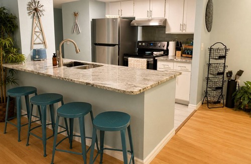 Bayview Condo | Waterfront Resort Condo w/Beach