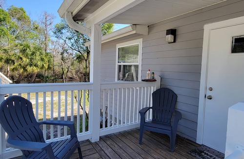 Fort Ogden Cabin | Waterfront Retreat