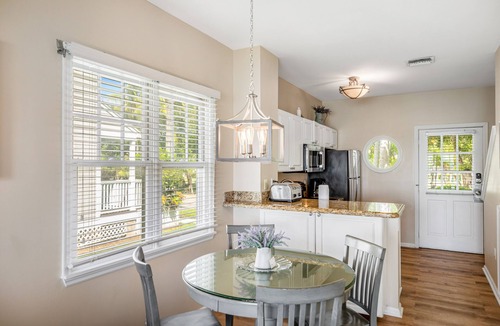 Marathon Villa | Waterfront retreat with balcony views, kayak, SUP, central AC & washer/dryer