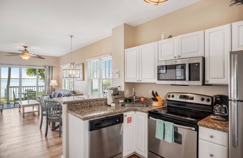 Marathon Villa | Waterfront retreat with balcony views, kayak, SUP, central AC & washer/dryer