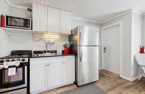 Marathon Apartment | Waterfront & snowbird-friendly studio with dock & quick open water access
