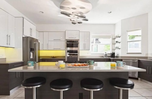 Peninsula Point House | Waterfront, Sunset Pool, Theater Room, Dock & Kayaks - Sunset Shore on 28th - Roelens
