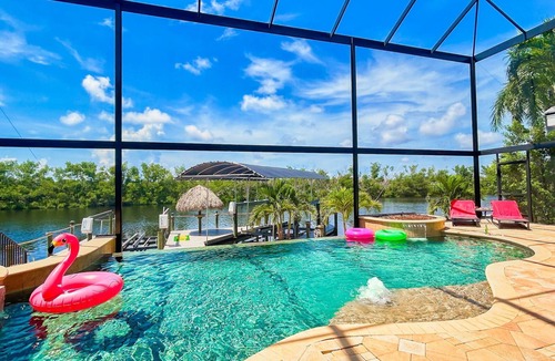 Peninsula Point House | Waterfront, Sunset Pool, Theater Room, Dock & Kayaks - Sunset Shore on 28th - Roelens