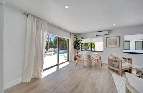 Coral Ridge Apartment | Waterfront Unit #2 20 Min Walk to Beach and Shops