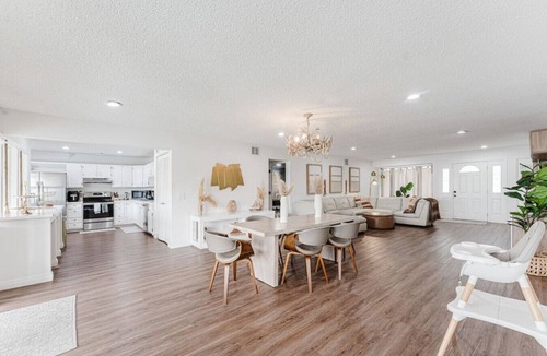 Florida North Atlantic Coast Villa | Waterfront Villa | BBQ, Pool, Cinema and Tiki