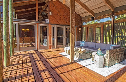 Hobe Sound House | Waterfront with boat dockage and pool - Bring your boat/fish off the dock!