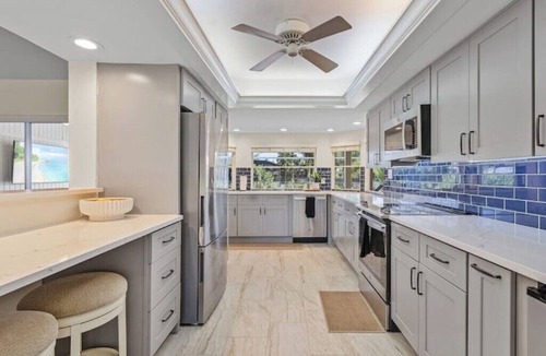 Iona House | Waterview! 5 bdrms! 10 minutes to Fort Myers Beach