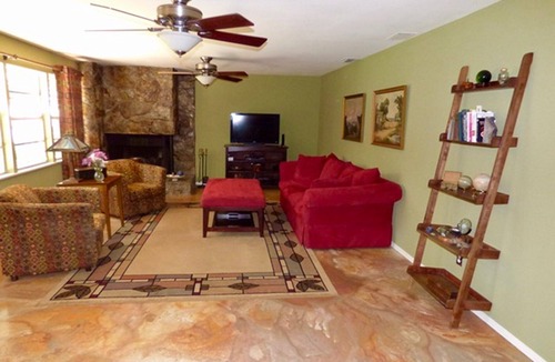Temple Terrace Bed & Breakfast | We Have the Best Coffee & Pastries and the Bed Is Mighty Fine, Too