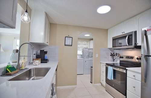 Englewood House | Welcome to Casa del Sol! Charming 2 bedroom home located 4 miles from the beach!