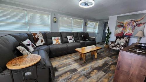 River Ranch Apartment | Welcome to our Florida Flamingo Cottage at River Ranch Resort! 53