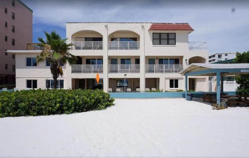 North Redington Beach Apartment | Welcome to the best beach anywhere