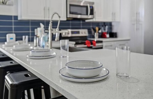 East Tampa House | Welcome to The Chelsea Inn! This cozy, modern 3BR/2BA home is designed for all!
