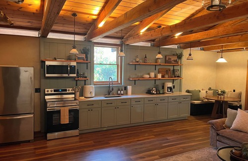 Travelers Rest Cabin | Welcome to your private escape in Traveler's Rest!