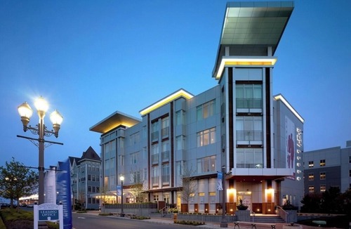 Long Branch Hotel | Well Designed Suite w/Balcony | Relaxing Stay After Busy Day at Pier Village