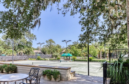 Kiawah Island Condo | Well-equipped Condo with Screened Porch & Lake View - Near Beach, Dogs Welcome
