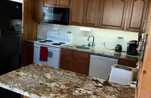 Harvey Cedars Apartment | Well maintained first floor duplex close to the ocean and bay beach in Harvey.