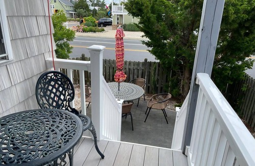 Harvey Cedars Apartment | Well maintained first floor duplex close to the ocean and bay beach in Harvey.