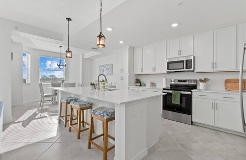Venice Apartment | Wellen Park G&CC - 2/2 unit on 3rd floor