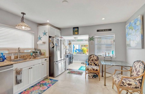 Old Northwood Historic District House | West Palm Beach Oasis, Bright Spacious 4 Bedroom Home