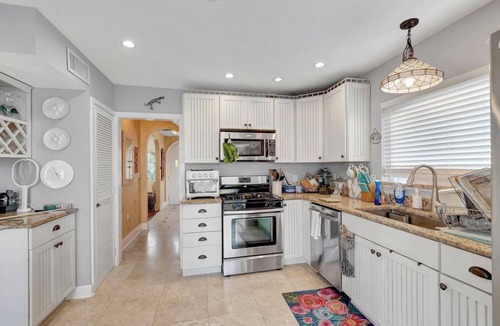 Old Northwood Historic District House | West Palm Beach Oasis, Bright Spacious 4 Bedroom Home
