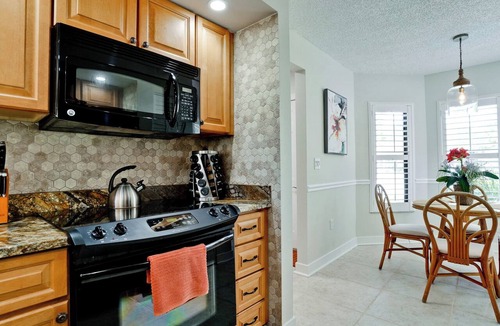 Trailer Estates Apartment | WG Shorewalk, Pools, Tennis, Pickle Ball, near Beaches Anna Maria Island and IMG