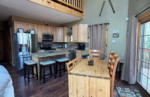 Jim Thorpe Ski Chalet | Where Adventure Meets Tranquility at The Boarding Bear Chalet