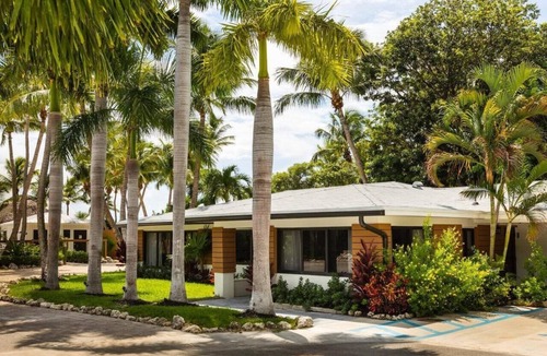 Islamorada Villa | Whole House w/Tropical Atmosphere just Steps from the Beach - Ideal for Groups