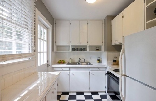 Indian Beach Sapphire Shores House | Windsor Bungalow Retreat- come for work and relaxation