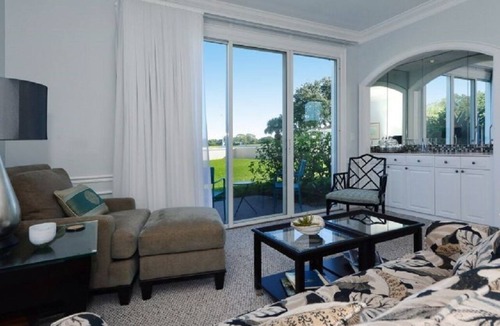 Osprey Apartment | Windsor Lodge Unit 3, Pool Access close to beaches