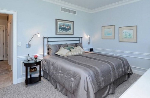 Osprey Apartment | Windsor Lodge Unit 3, studio, close to beaches, pool