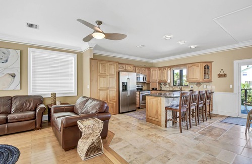 Isles of Capri House | Winter Getaway by the Bay. Direct Water View! Near Marco Island Beaches.