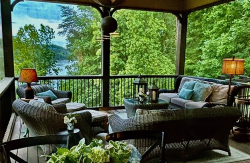 Six Mile House | Wonderful Gathering Spot For Large Families and Friends, 20 Minutes to Clemson