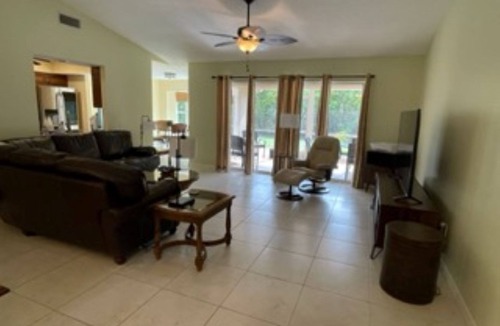 Englewood House | Woodland Drive - Charming home in quiet neighborhood.