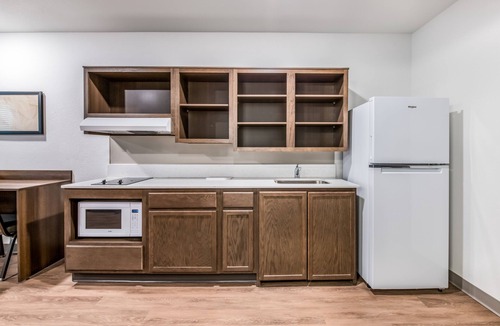 Bearss Plaza Hotel | WoodSpring Suites Tampa Airport North Veterans Expressway