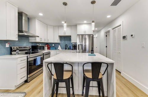 Palmetto House | Work & Play in Palmetto! Pet-Friendly Home w/Yard