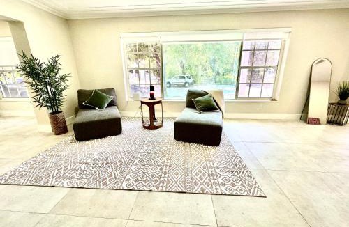 Northeast Miami Hostel | World Connect Miami