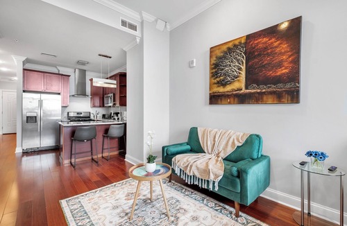 Olde Kensington Apartment | XL Studio - Modern Studio with Rooftop Pool